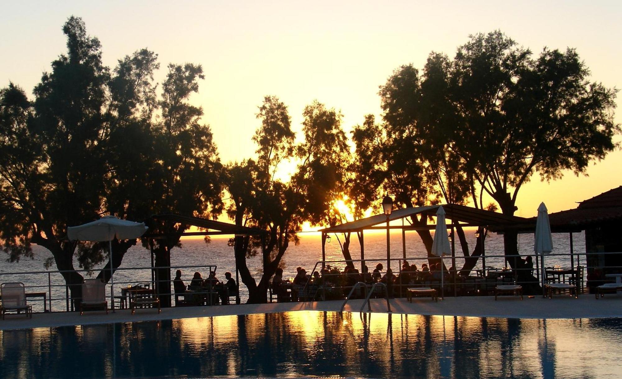 Aphrodite Hotel Mithimna Bagian luar foto